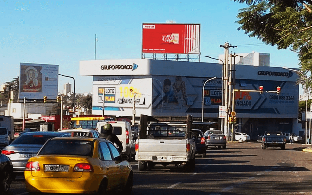 kit+kat+ayi+via+publica+led